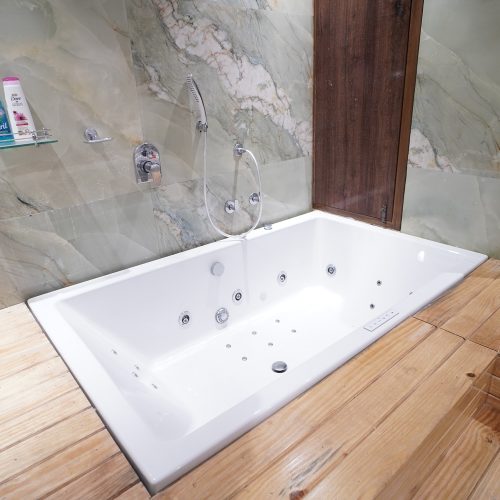 12-Zacuzzi-Room12-500x500